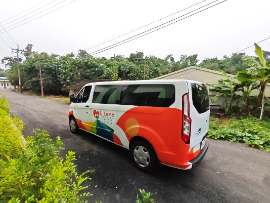 一張含有 戶外, 車輛, 運輸, 陸上交通工具 的圖片
自動產生的描述